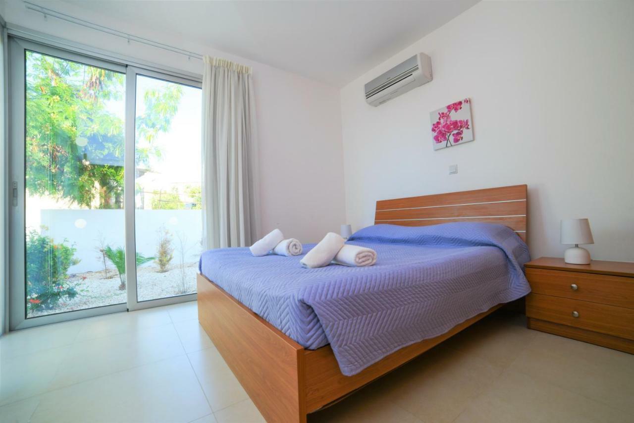 Coral Bay Villa 10 Luaran gambar